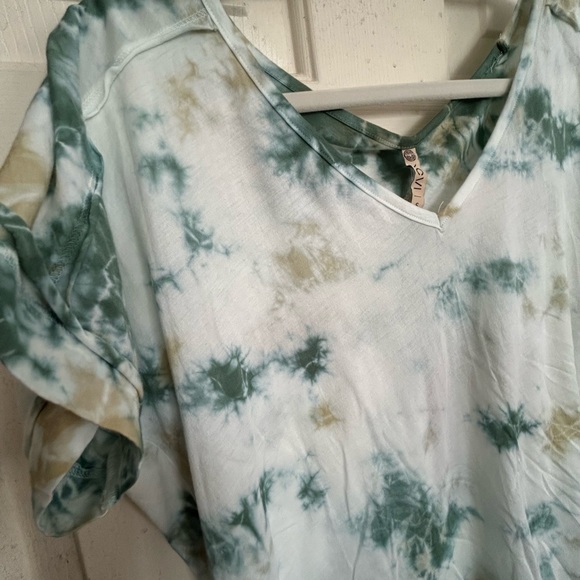 New V Neck Tie Dye Pattern Tee by XCVI SZ Small - Picture 5 of 7